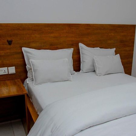 Ally Ngali Motel Kigali Extérieur photo